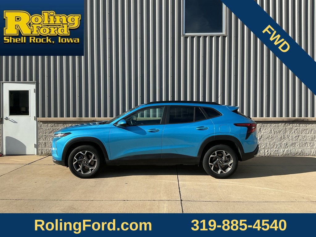 Used 2025 Chevrolet Trax LT w/ Driver Confidence Package FWD image 2