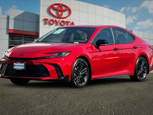 Certified 2026 Toyota Camry Hybrid FWD image 7