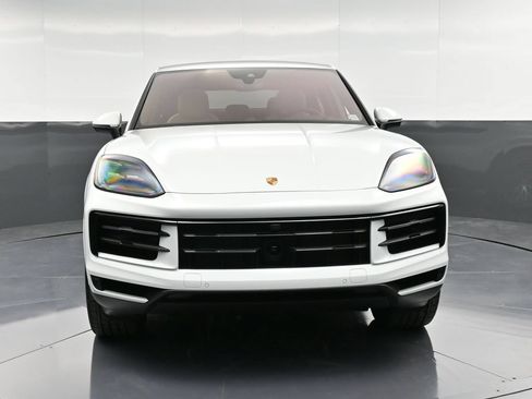 Certified 2025 Porsche Cayenne Coupe AWD/4WD image 11