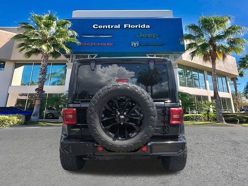 Used 2021 Jeep Wrangler Unlimited Sahara AWD/4WD image 6