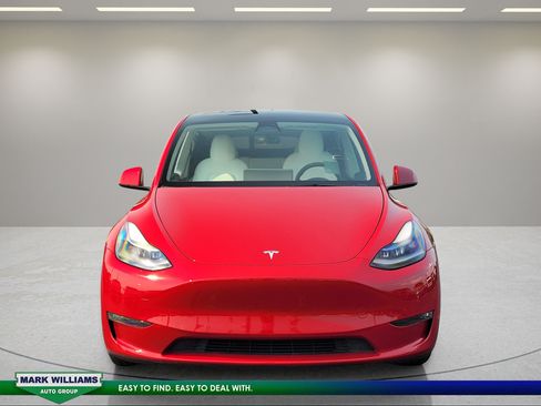 Used 2022 Tesla Model Y Performance AWD/4WD image 9