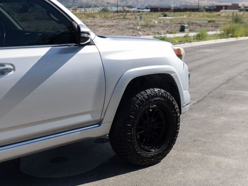 Used 2017 Toyota 4Runner Limited AWD/4WD image 8