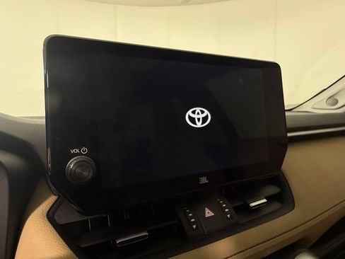 Used 2023 Toyota RAV4 Limited FWD image 18