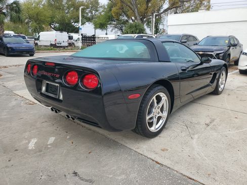 Used 2004 Chevrolet Corvette Coupe image 3