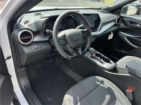 Used 2025 Chevrolet Trax RS w/ Driver Confidence Package image 10