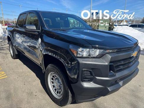 Used 2024 Chevrolet Colorado W/T image 1