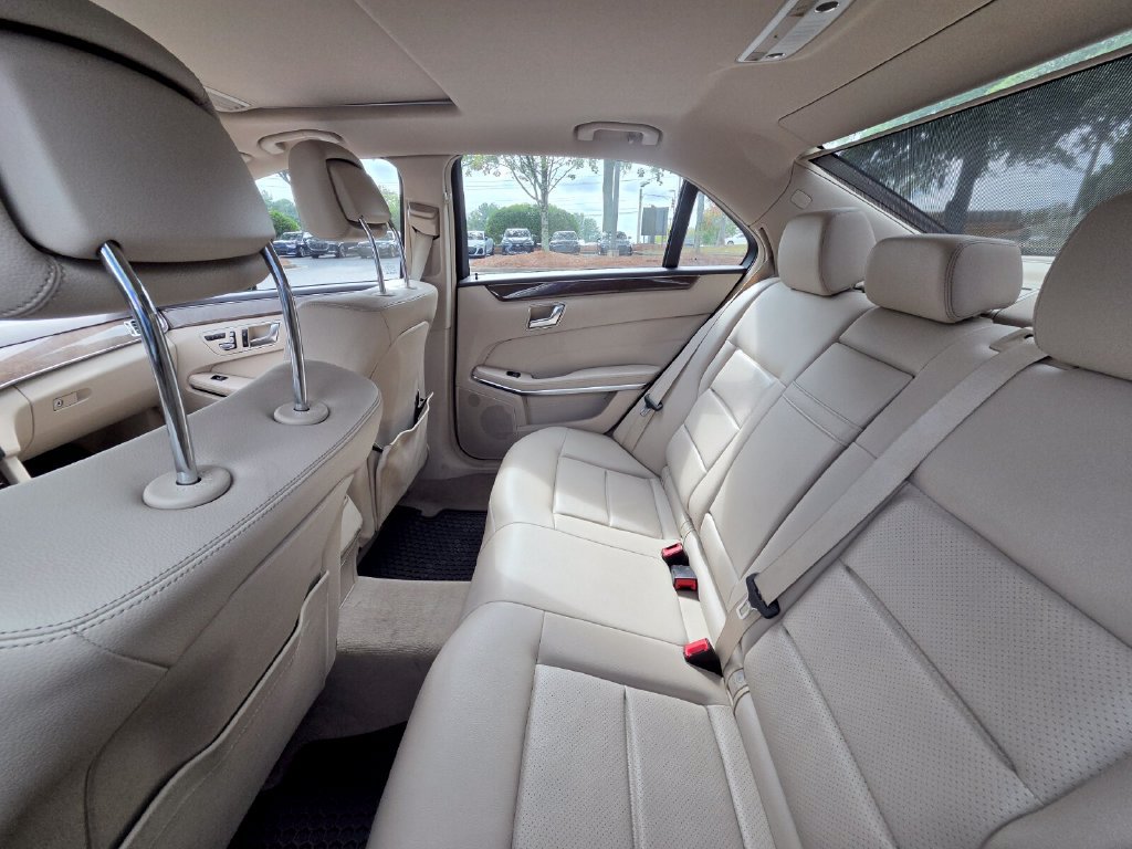 Used 2014 Mercedes-Benz E 350 4MATIC Sedan image 10