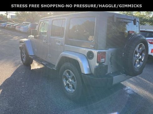 Used 2017 Jeep Wrangler Unlimited Sahara image 5