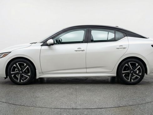 Used 2025 Nissan Sentra SV FWD image 5