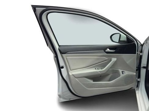 Used 2023 Volkswagen Jetta SE FWD image 10