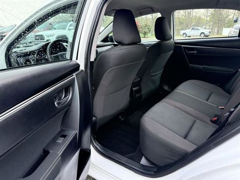 Used 2018 Toyota Corolla LE FWD image 14