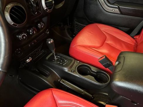 Used 2016 Jeep Wrangler Unlimited Sport w/ Quick Order Package 24S AWD/4WD image 29