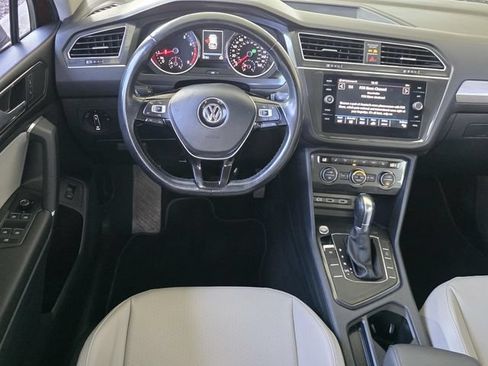 Used 2018 Volkswagen Tiguan SEL FWD image 12