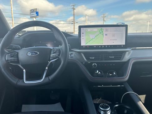 Used 2025 Ford Explorer ST-Line image 18