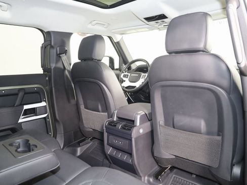 Used 2023 Land Rover Defender 110 S image 15