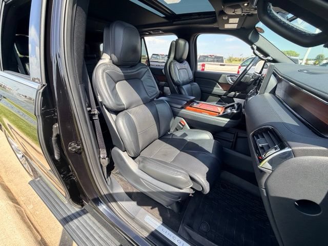 Used 2022 Lincoln Navigator Reserve AWD/4WD image 26