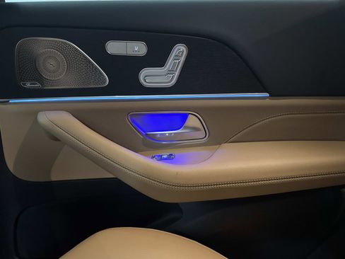 Certified 2025 Mercedes-Benz GLS 450 4MATIC image 15