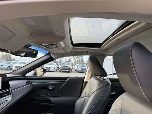 Used 2025 Lexus ES 350 Premium image 21