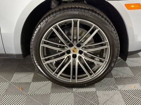New 2026 Porsche Macan image 14