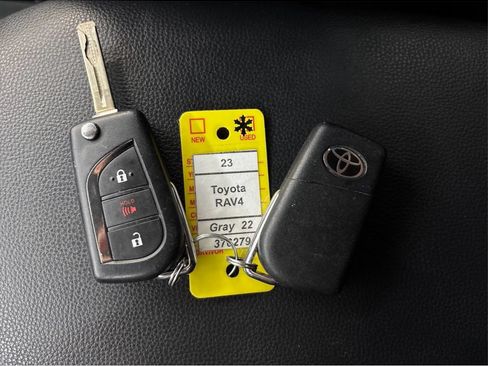 Used 2023 Toyota RAV4 LE AWD/4WD image 38