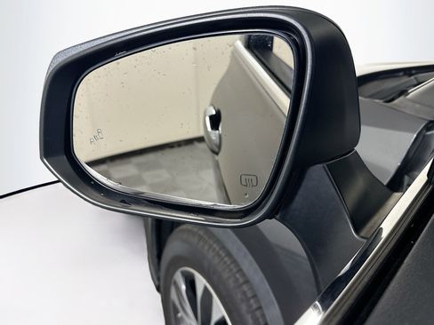 Used 2021 Toyota Highlander XLE image 16