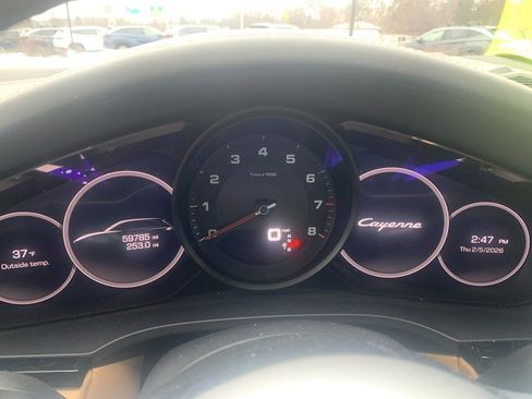 Used 2020 Porsche Cayenne image 21