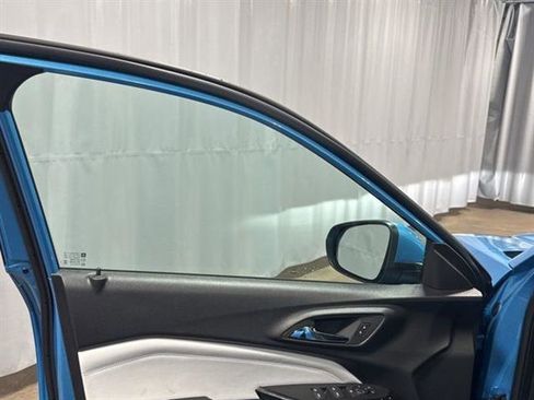 Certified 2025 Chevrolet Trax LT w/ LT Convenience Package image 14
