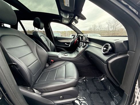 Used 2019 Mercedes-Benz GLC 300 4MATIC w/ AMG Line image 26
