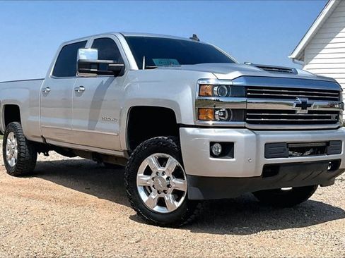 Used 2019 Chevrolet Silverado 2500 LTZ w/ Duramax Plus Package AWD/4WD image 3