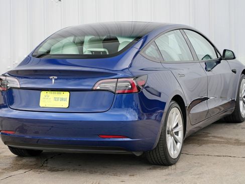Used 2021 Tesla Model 3 Standard Range Plus image 53