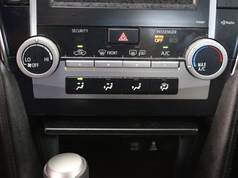 Used 2012 Toyota Camry SE FWD image 20