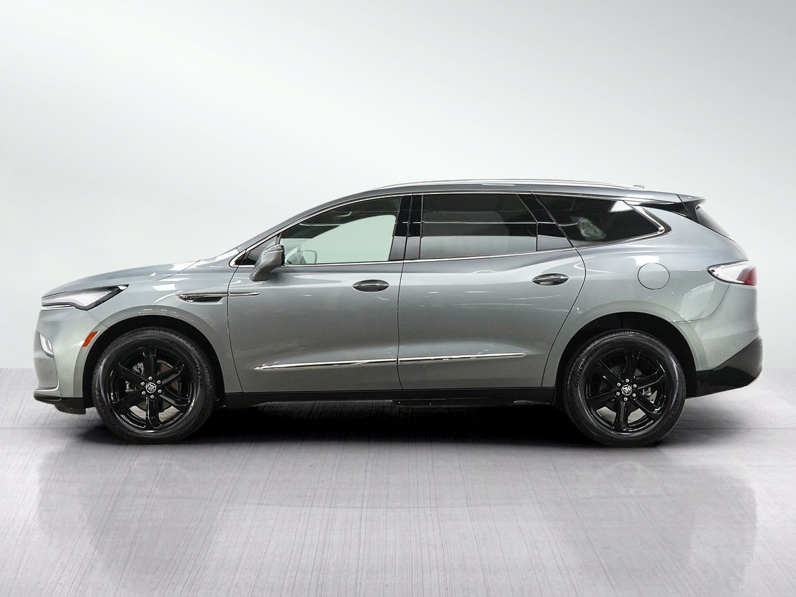 Used 2023 Buick Enclave Essence w/ Sport Touring Edition AWD/4WD image 2