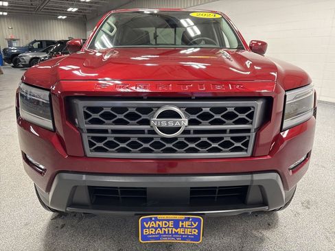 Used 2024 Nissan Frontier SL image 2
