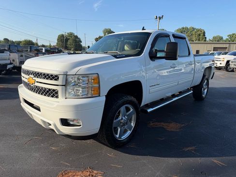Used 2014 Chevrolet Silverado 2500 LT w/ Z71 Appearance Package AWD/4WD image 8