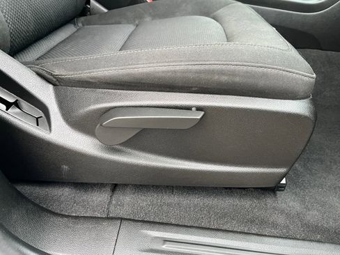 Used 2020 Chevrolet Colorado LT image 59