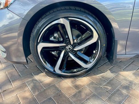 Used 2018 Honda Accord Sport image 9