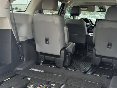 Used 2024 Toyota Sienna XLE w/ XLE Plus Package AWD/4WD image 29