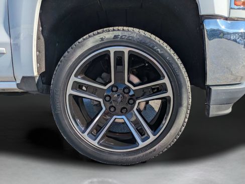 Used 2018 Chevrolet Silverado 1500 LT w/ All Star Edition RWD image 31