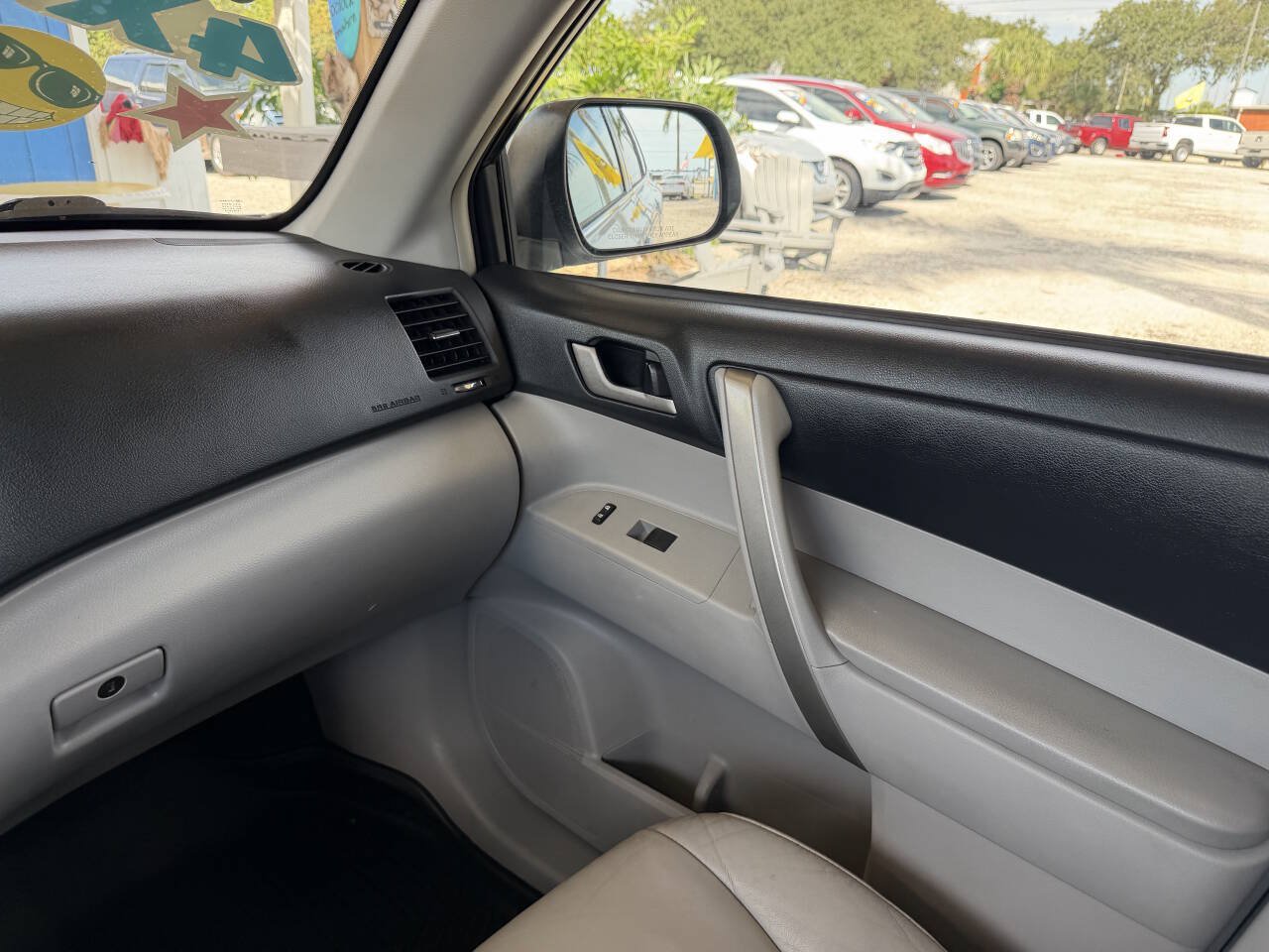 Used 2012 Toyota Highlander SE AWD/4WD image 17