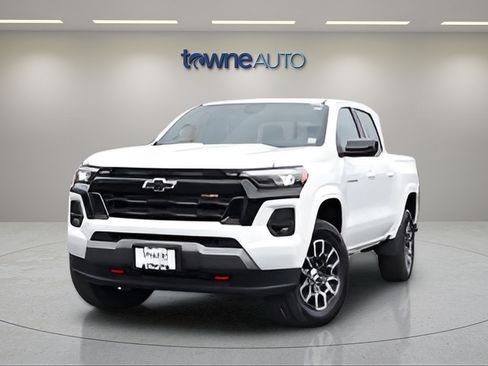 Used 2023 Chevrolet Colorado Z71 w/ Z71 Convenience Package 2 AWD/4WD image 11