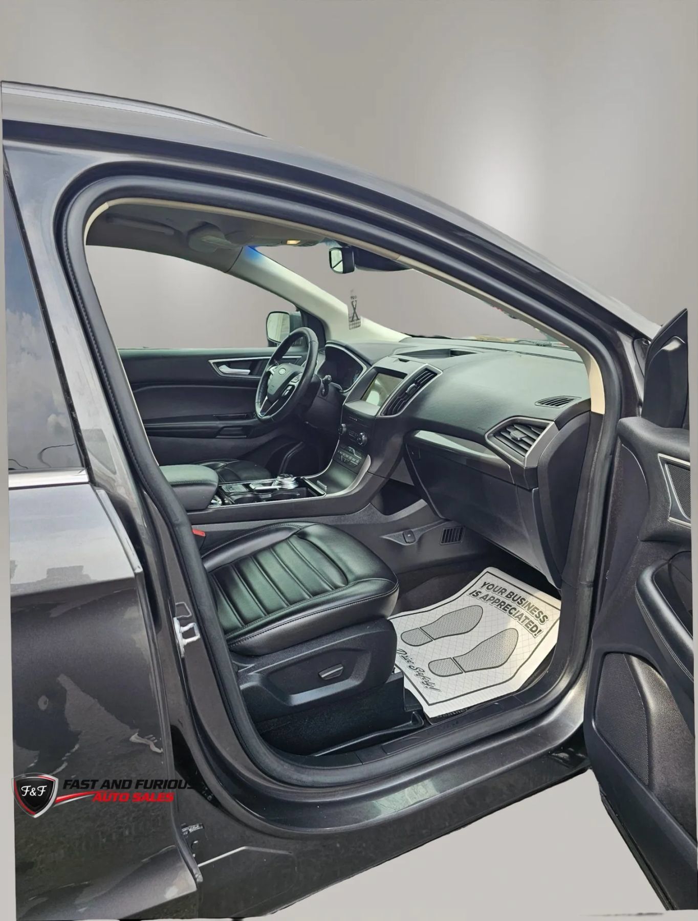 Used 2020 Ford Edge SEL w/ Cargo Accessory Package FWD image 8