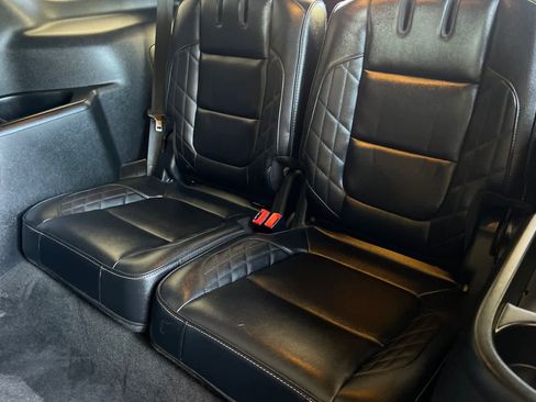 Used 2017 Ford Explorer Platinum image 16