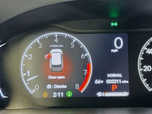 Used 2025 Honda Pilot Sport image 15