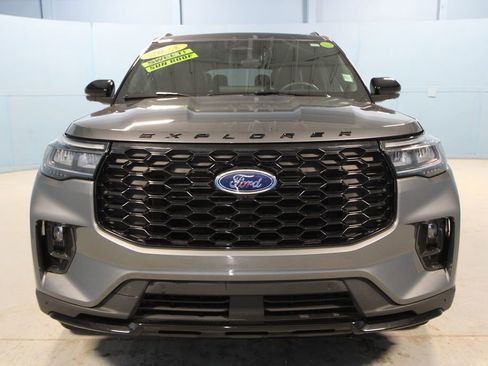 Used 2025 Ford Explorer ST-Line w/ Premium Package image 28