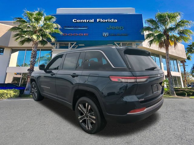 New 2027 Jeep Grand Cherokee Limited RWD image 6