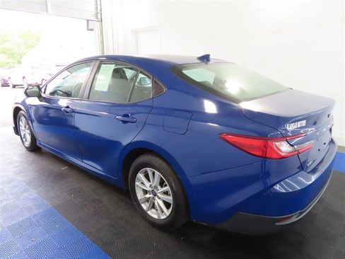 Used 2025 Toyota Camry LE FWD image 10