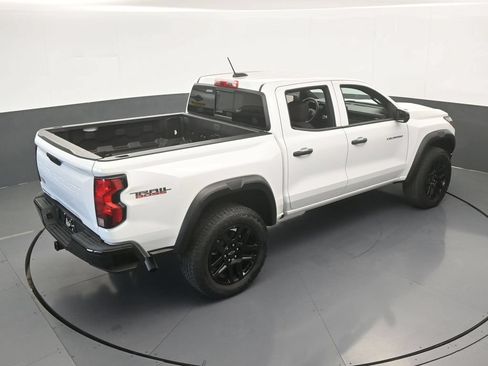 Used 2025 Chevrolet Colorado Trail Boss AWD/4WD image 45