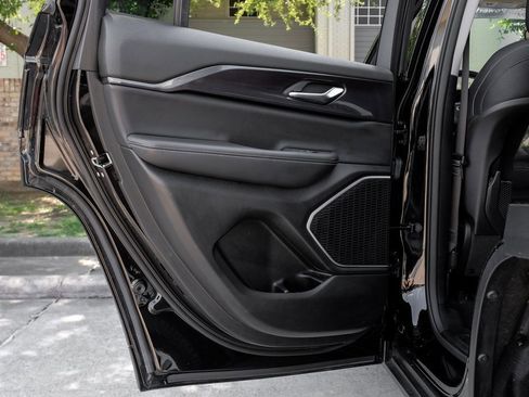 Used 2022 Jeep Grand Cherokee Laredo w/ Luxury Tech Group I image 56