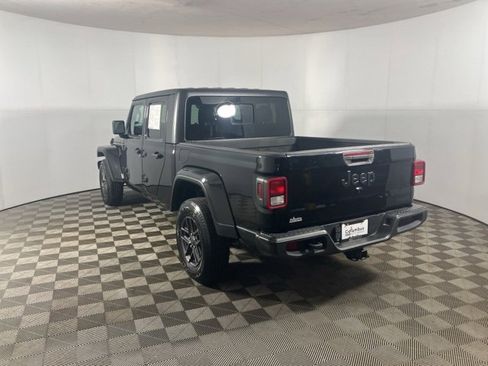 Used 2021 Jeep Gladiator Sport image 6