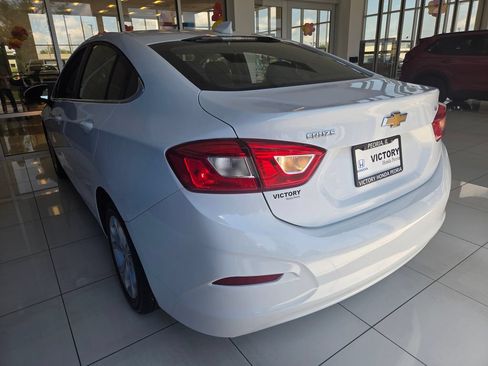 Used 2019 Chevrolet Cruze LT FWD image 9